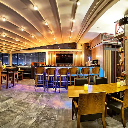 サミル デラックス ホテル