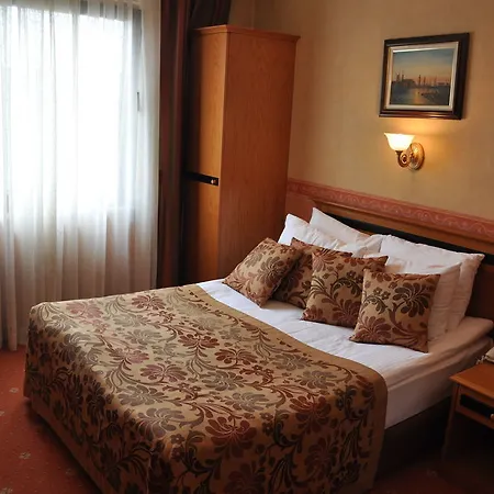 ホテル サミル デラックス