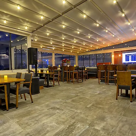 サミル デラックス 4*